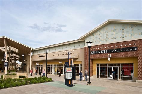 outlet stores in chicago